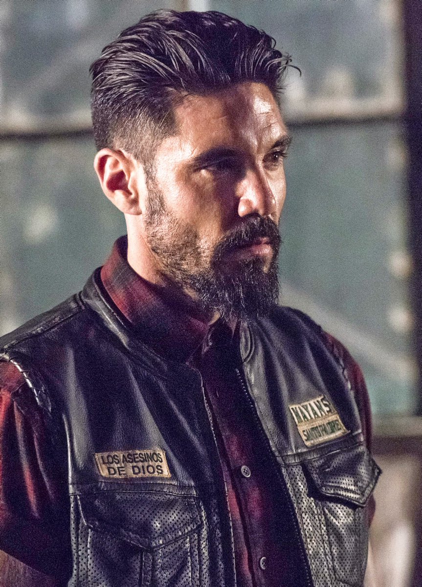 KingCardenas_'s tweet photo. Angel looked so perfect in season 1 🔥
#ClaytonCardenas #AngelReyes #MayansMC #MayansFX #MayanMonday #ClaytonsHair #ClaytonsBeard #ClaytonsEverything https://t.co/Dm2qpfkoFr