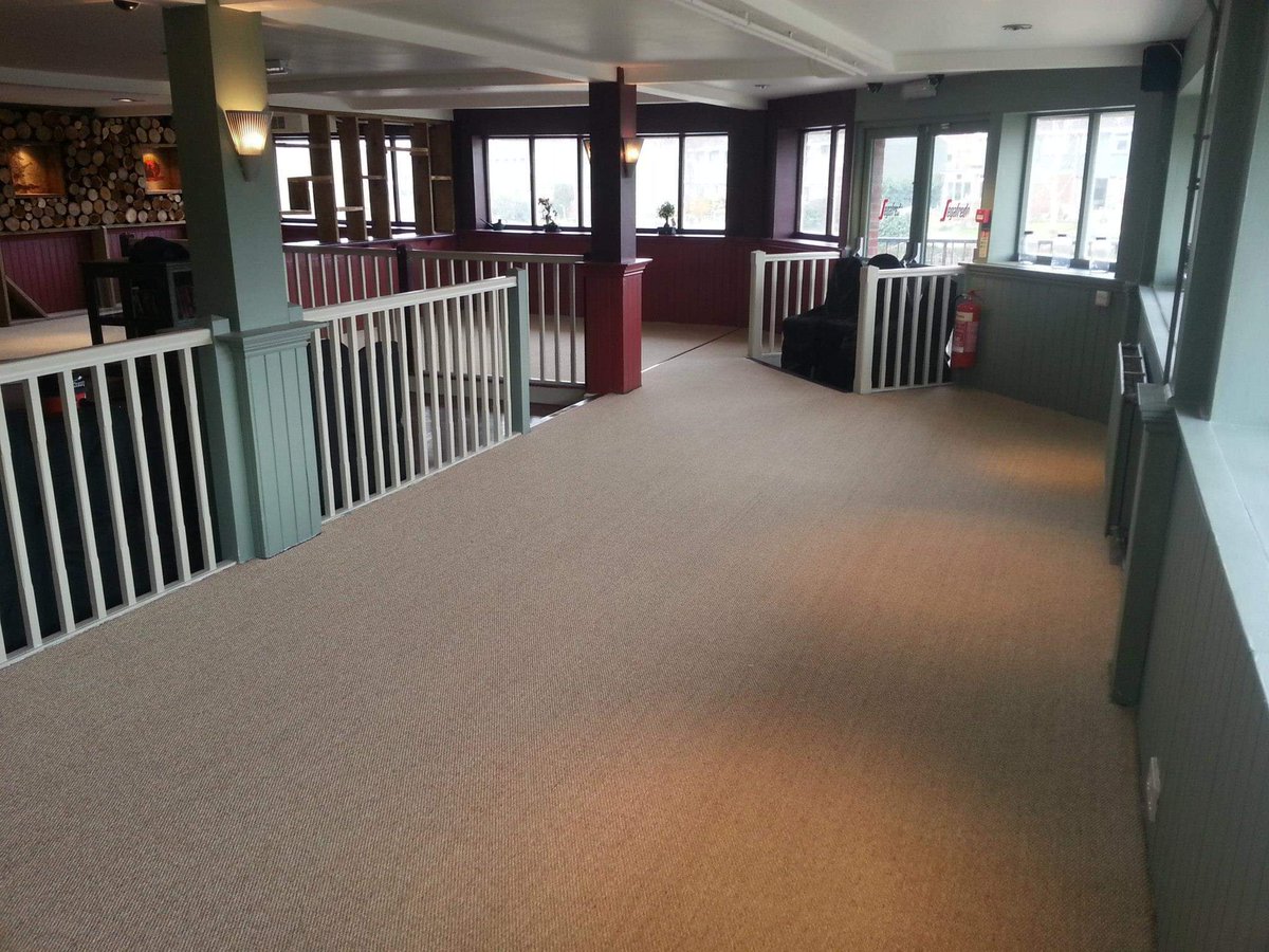 AshburnCarpets's tweet photo. Sisal carpet fitted in a pub in London @CrucialTrading #sisal #sisalfloorcovering #sisalcarpet #naturalfibres #naturallook #traditionallook😍 #traditionalart #london #londoninteriordesign #publichouse #pub #londonpub #commercialcarpet #renovation #refurbishment #newlook https://t.co/YOBfMtNQ47