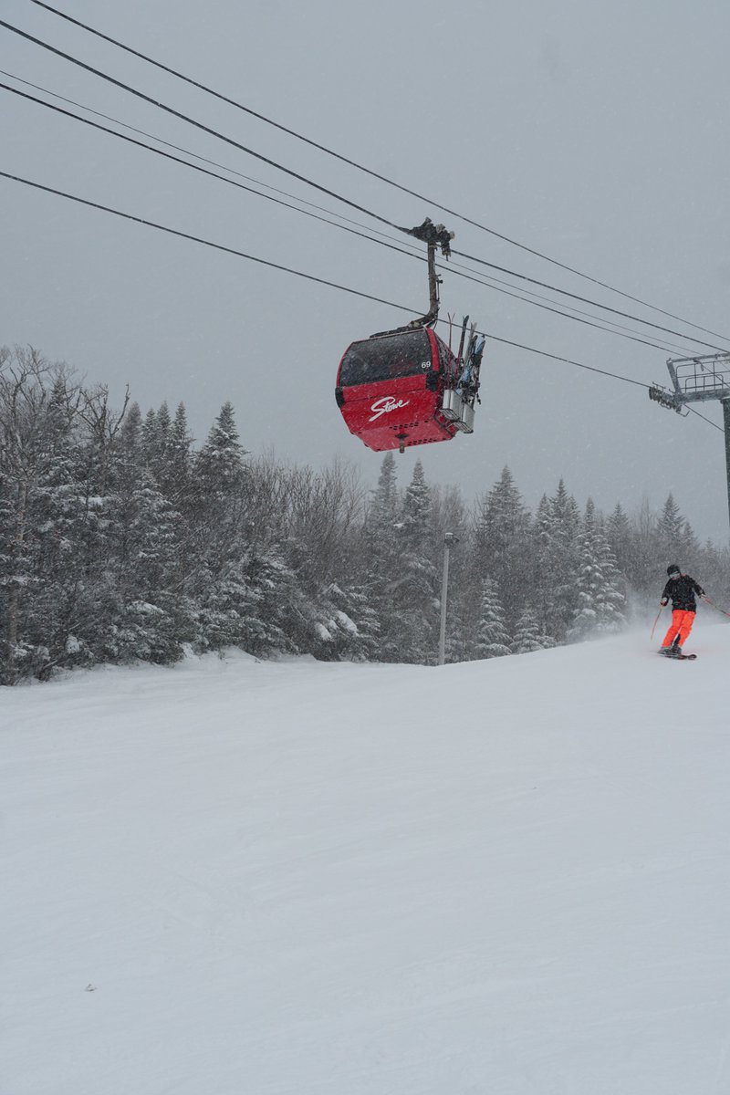 gostowe's tweet photo. Savoring the snowfall on Vermont's highest peak. #mtmansfield #sprucepeak #winterinstowe #gostowe #stowevt #thisisvt #itstimeforvermont #vt #skivt #ridevt #skiing #snowboarding @StoweMtResort https://t.co/1YoZ0KOz84
