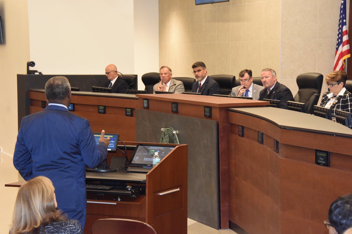 orlandomayor's tweet photo. I appreciate @OCFLMayor joining us this morning to share with our City Council what a possible dedicated funding source for transportation would mean for our community. Not every resident will use every transit option, but we need transit options for every resident. https://t.co/qWQNSOMjpD