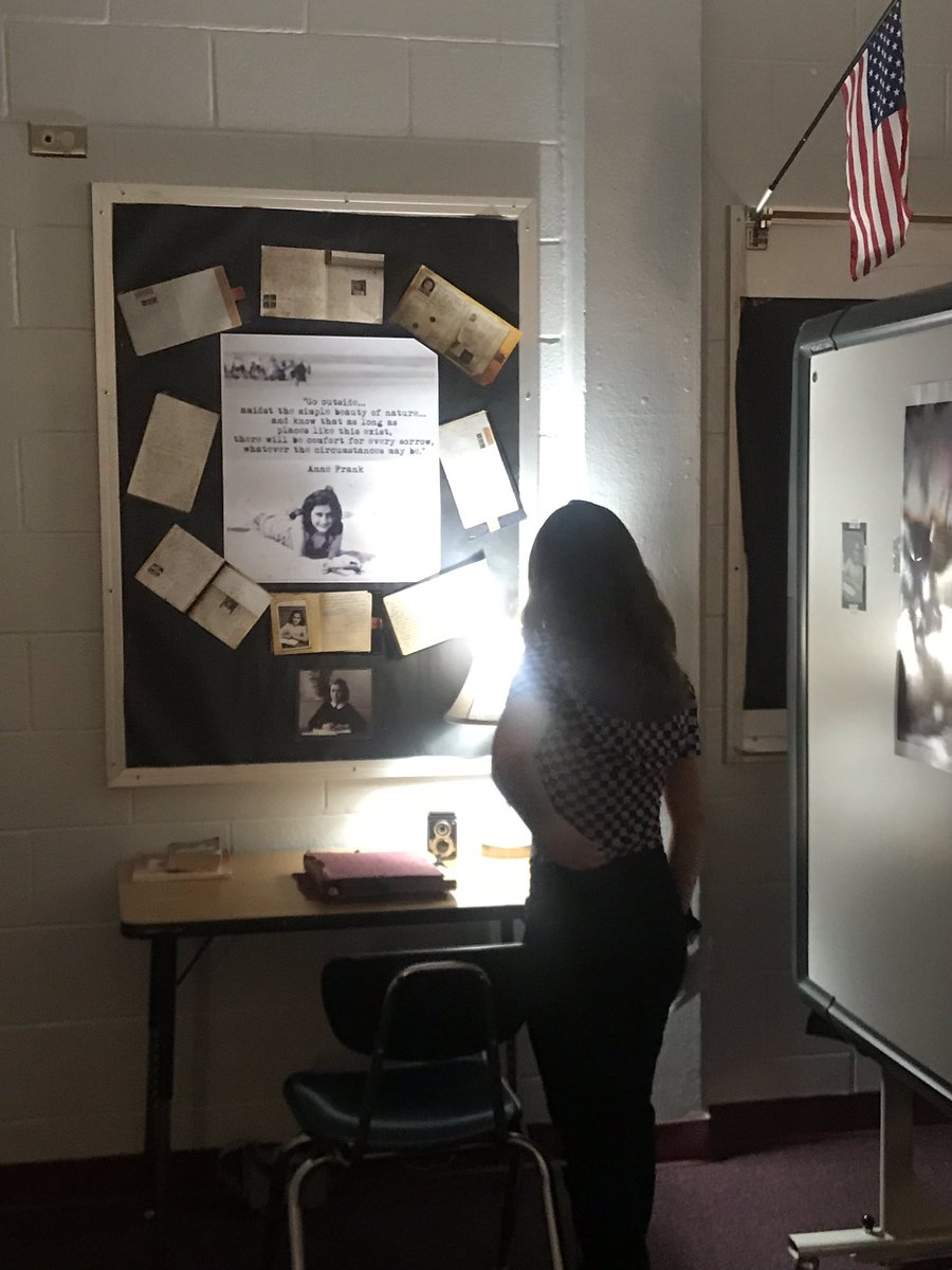 msgmakeshistory's tweet image. Jordan Holocaust museum with @EichlerVanessa #JordanMSLegends #FlyingVees #WeRemember
