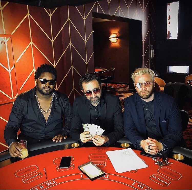 Edgar-Yves, <a href="/mathieumadenian/">Mathieu Madénian</a> et Nino Arial au Club Berri pour un tournage ! Vidéo à venir prochainement