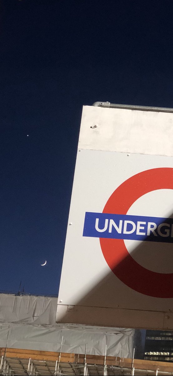 jonculshaw's tweet photo. Venus and the Crescent Moon as seen from Euston station, showing astronomy is possible even in the busiest parts of the city. https://t.co/VZsUKllGIJ