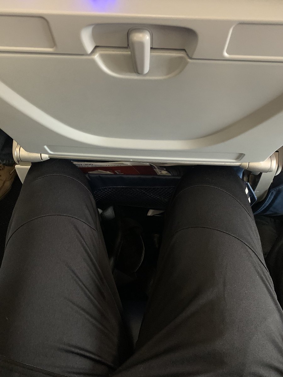 Muddawg's tweet photo. Airplanes suck 😭 https://t.co/mX8G8qkjVr