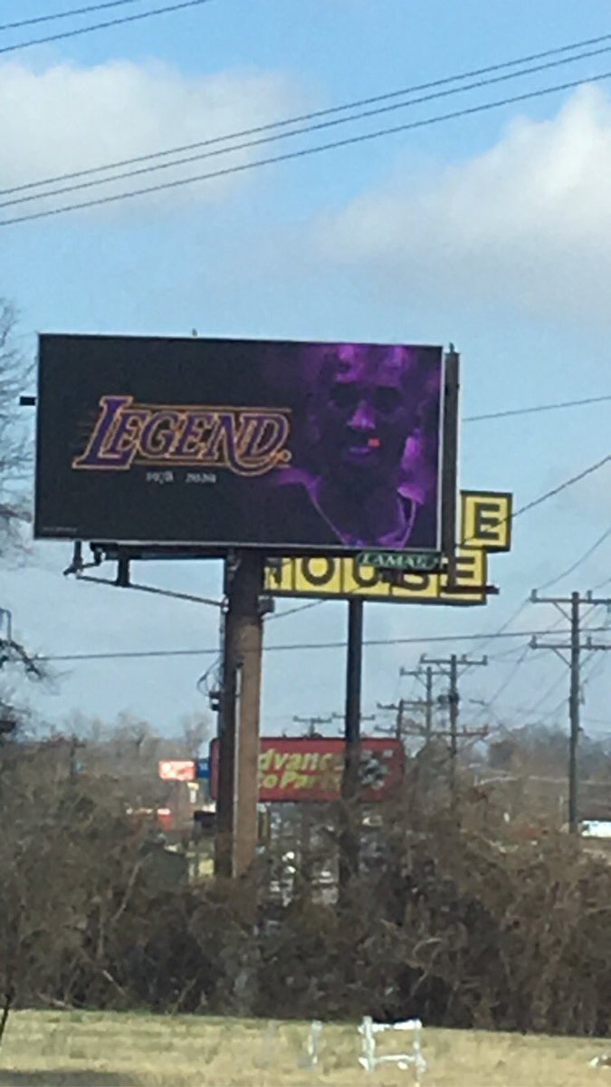 DylonMcGregor13's tweet photo. In Nashville, Tennessee. I don’t remember ever seeing anything like this. It’s beautiful 💜💛 https://t.co/0MM1etPvWT