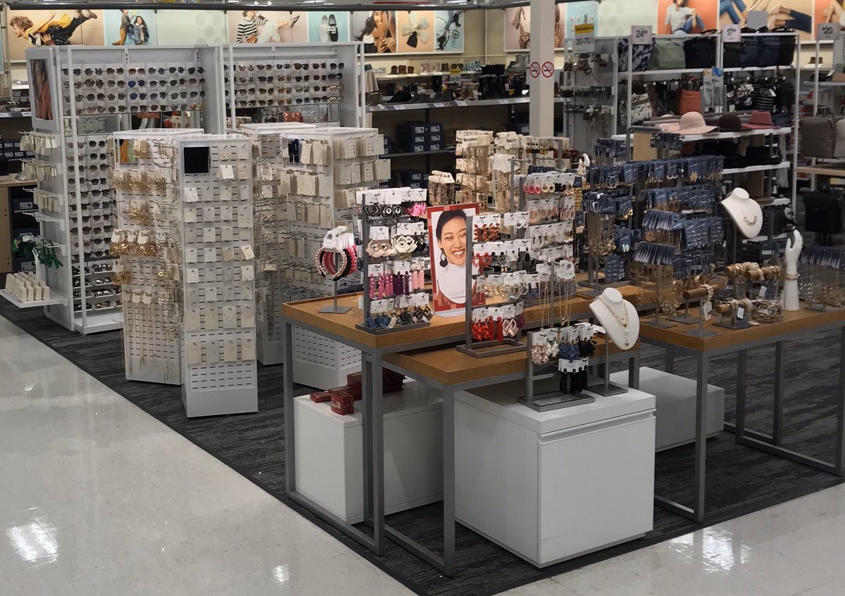 Team killed the new Jewelry set! Looks amazing. Need accessories...we got you covered 😁