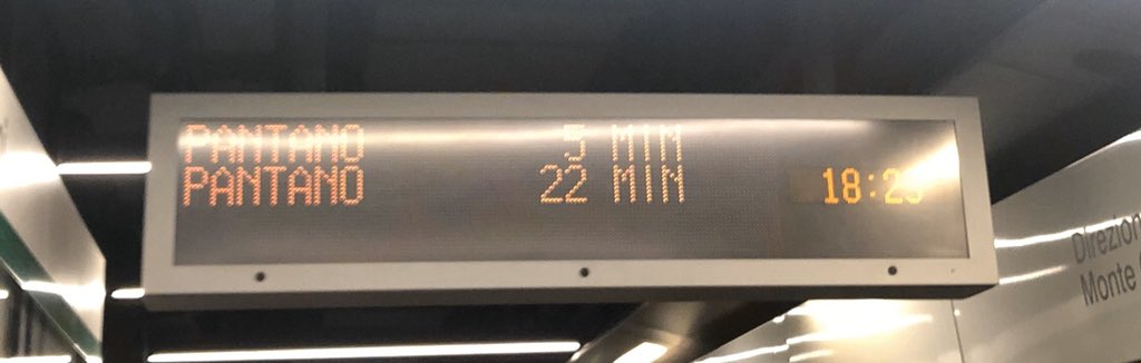Barbara44660470's tweet photo. Metro C San Giovanni. Scale mobili rotte nel reparto metro A. Tempi di attesa assurdi per una metro in ora di punta https://t.co/tFz9tRdQpM