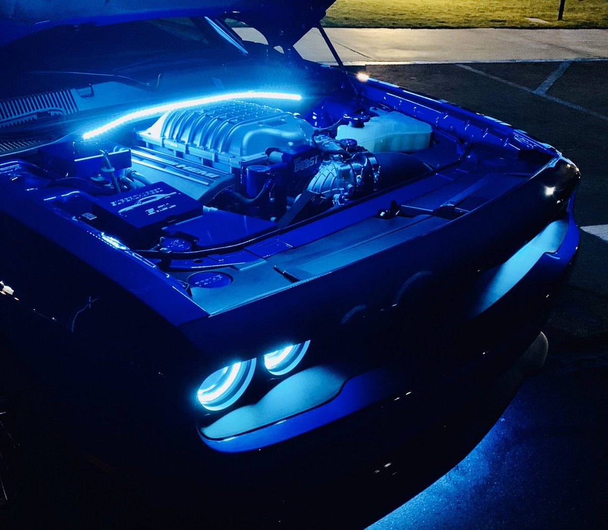 PlumCrazyKat's tweet photo. Motor Monday..light optional. #BilletTechnology #DiodeDynamics #MotorMonday #Hellcat #Mopar https://t.co/MDm5wWI4xJ