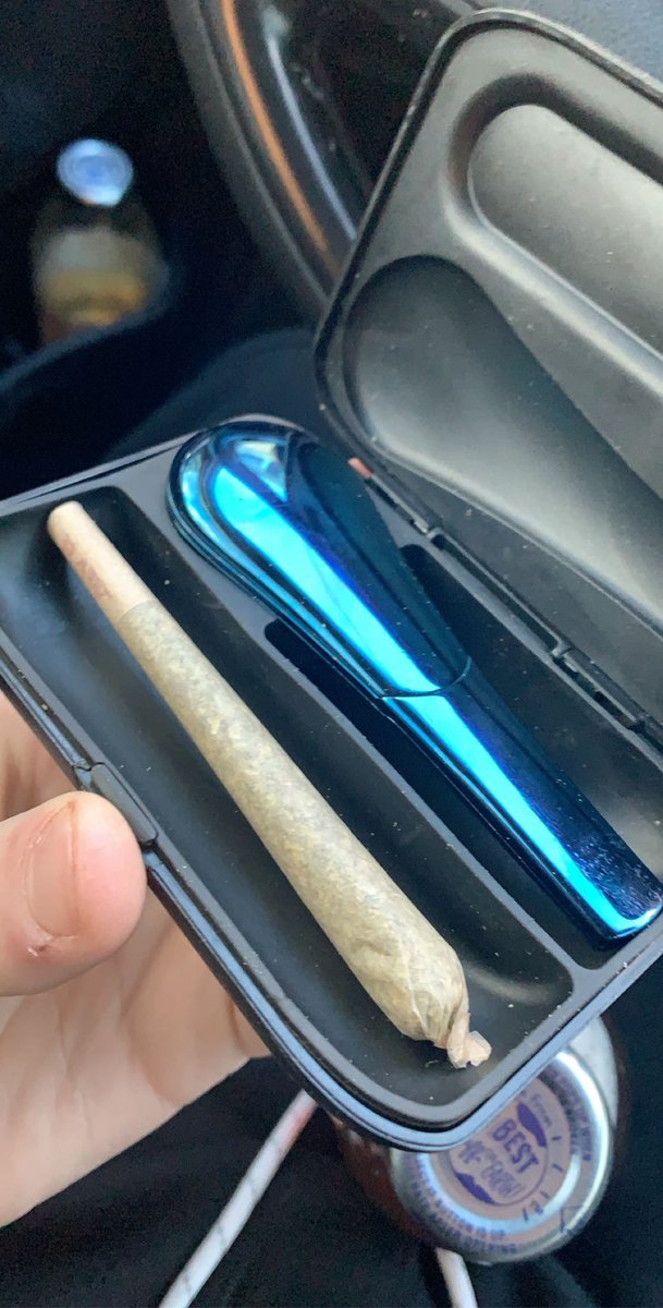 edit93769136's tweet photo. #photography #weed #bud #smoking #bong #joint #raw #backwood #vibing #dope #trippy #juicyjay #DHC #hemper #everythingfor420 #rolling #kush #sativa #indica #clippers #lighter #grinder #pipe #bowl #chillin #TAG #dab #tripping #cannabis #weedlovers #stonerfam #bongrips https://t.co/vs2ladnqyb