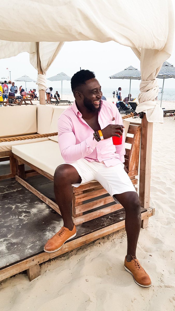 DJINEE's tweet photo. More laughter, please.
โช๏ธ
๐ธ @melvin0duah
#thebestsinger #performer #vocalgod #manInPink #fitmusician #blackmensmiling #blackskin #beachlife #shorts #fashionstyle https://t.co/bZuqUuBRda
