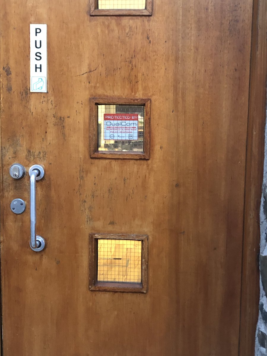 daniellesCSL's tweet photo. Customer update in sunny Northern Ireland. Good to see their premises protected by CSL #cslgroup https://t.co/7uY48MFfmi