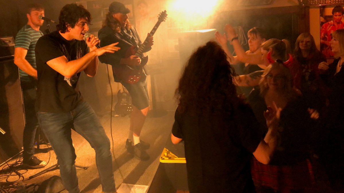 lvtribute's tweet photo. Thank you so much for an amazing night at the Highwayman Saloon in Union Bay! The love and hospitality from the crowd and staff exceeded our expectations. Can’t wait to come back! ⚡️ #highwaymansaloon #unionbay #livevoltage https://t.co/r0aVfSaoc9