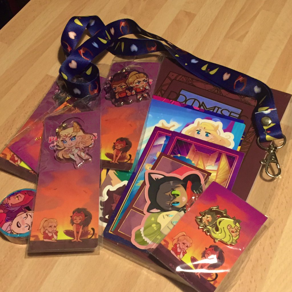 its_artpoopy's tweet photo. a very pleasant surprise was waiting for me when I returned from work 🥺
thank you, @catradorazine!! 🥰 https://t.co/Z5vlcs4lQx