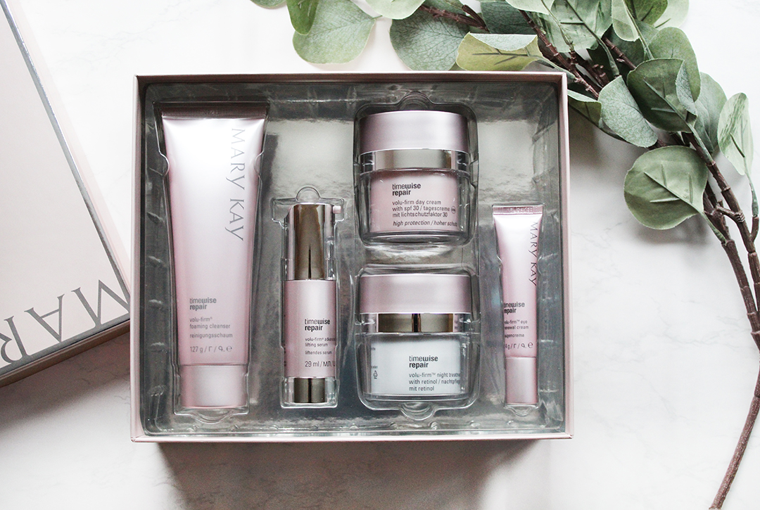 MaryKayUK's tweet photo. Everything you need for perfect skin is right here 😍👏
All of your TimeWise Repair faves are now available in this gorgeous box, perfect for gifting - to yourself or to someone you love!
#MaryKayUK #TimeWiseRepair #New https://t.co/rQwGbSvuIE