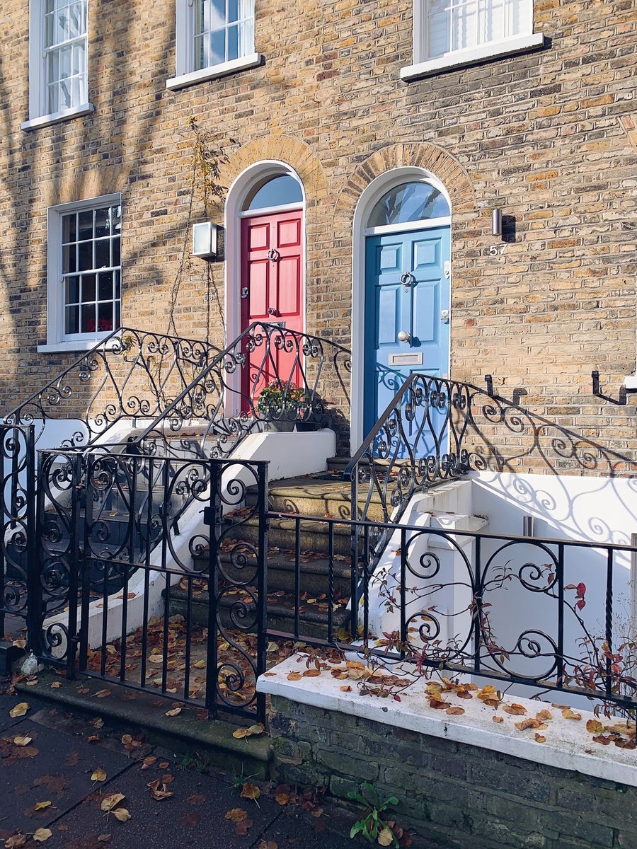 B_BonMatin's tweet photo. Two of @HampsteadVllg's favourite doors, just a short wander from the bustling #FlaskWalk and our #Hampstead branch
#HampsteadVillage https://t.co/m92ubbxl8M