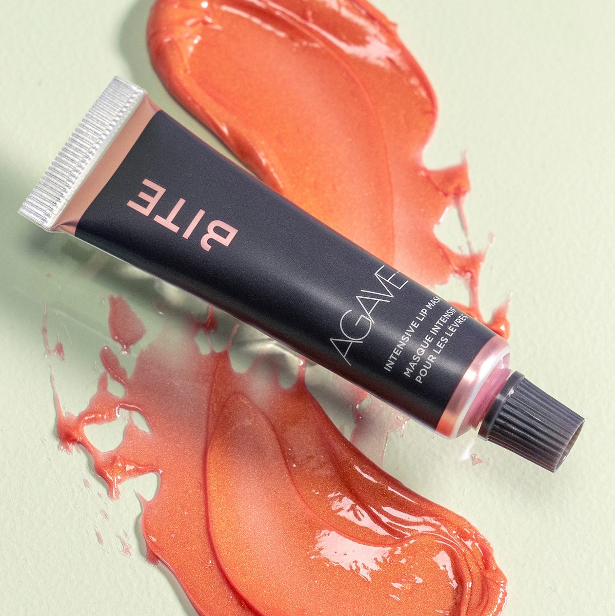 bitebeauty's tweet photo. Love a good buzz? Meet our new Agave+ Intensive Lip Mask in Buzzed, a rose gold pearl. This #CleanLipMask has the perfect amount of shimmer for everyday wear. ✨ @Sephora https://t.co/YyRB64Dd28