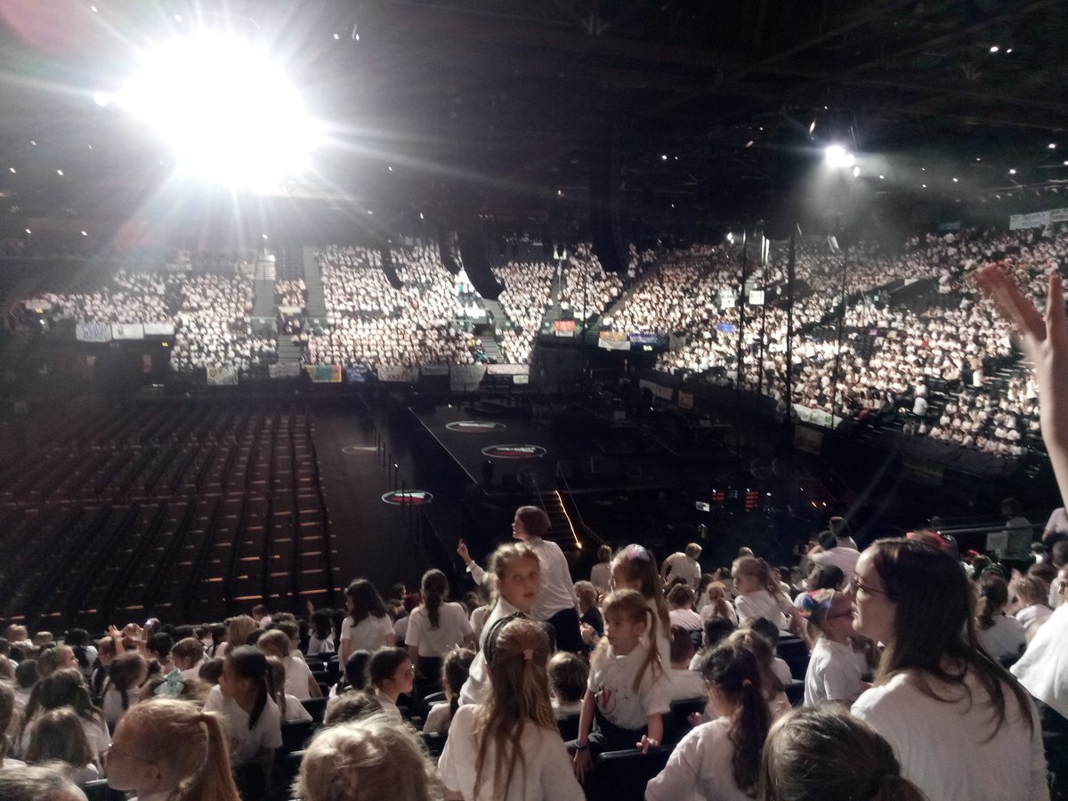 ByfieldSchool's tweet photo. @UrbanStrides @TheTonyHadley @YVconcerts concert time on 1 hour. Children so excited! Everyone is in for a great show - the professional actress were awesome during rehearsals! https://t.co/sjgGJESBbc