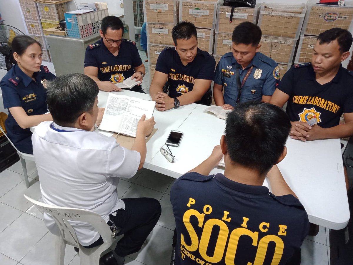 BulacanCrimeLab's tweet photo. BULPCLO had its interfaith squad meeting led by Chaplain Eduardo B Dionisio of the Inter. Chaplains Ministerial Order from the Values Formation and Spiritual Trans Council Phil. Inter. Inc, in line with the Internal Cleansing Program of the PNP @CrimeLaboratory @rclo_three https://t.co/joQvrfOfdo