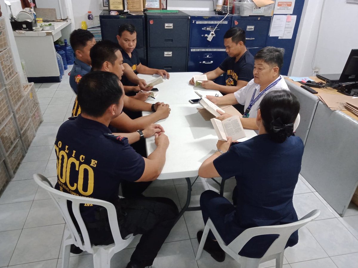 BulacanCrimeLab's tweet photo. BULPCLO had its interfaith squad meeting led by Chaplain Eduardo B Dionisio of the Inter. Chaplains Ministerial Order from the Values Formation and Spiritual Trans Council Phil. Inter. Inc, in line with the Internal Cleansing Program of the PNP @CrimeLaboratory @rclo_three https://t.co/joQvrfOfdo