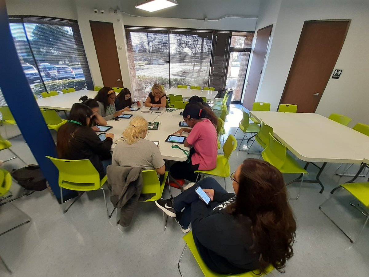 CareyAMcCarthy's tweet photo. @NISDComArts ISM students had an outstanding experience today @JAofSouthTexas. #financialliteracy #WhyComArts #CommArts #nisdlegends @NISD https://t.co/bYFbYeQFml