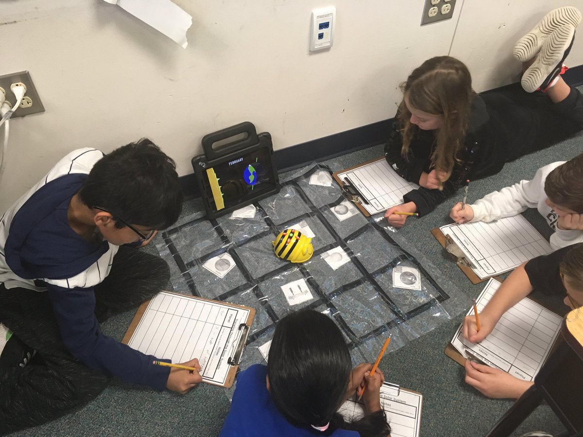MsStevensonTech's tweet photo. Coding with Bee-bots to learn about planets with @Bearmathscience #oglefutureready @OgleElem https://t.co/D43eZOmedz