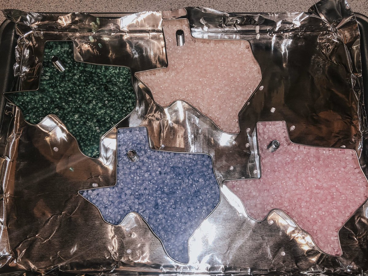 shorrttstack's tweet photo. Hey y’all! I make and sell the aroma bead air fresheners and have for months! Go follow me on Instagram to place an order @craftsbymo_ or you can DM me to pick colors, shapes and the scent!!🤩📸🌈✨💕 https://t.co/bRL3xX4Ide
