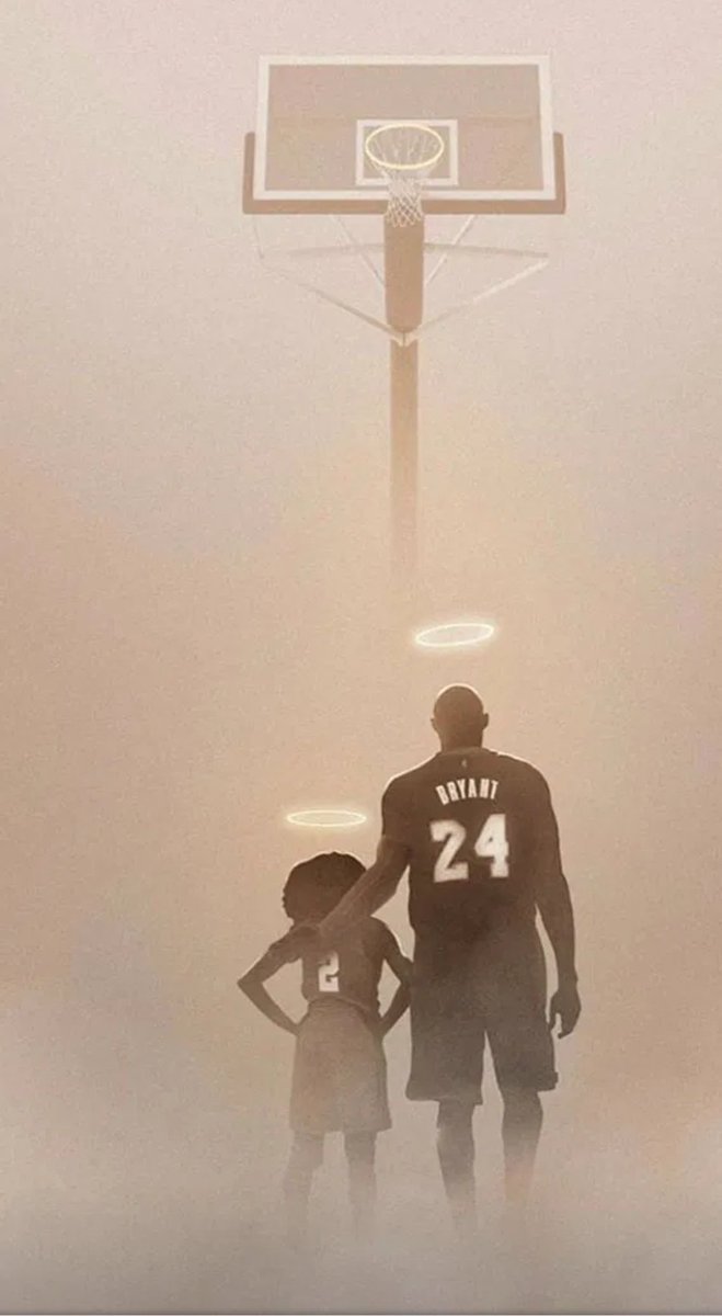 lolalanexx's tweet photo. No real words,  but  LA is 💔 condolences and prayers for all who lost loved  ones  in yesterday  tragedy 🙏🏾🙏🏾 
#KobeRIP 
#RIPGianna https://t.co/ElUsygRZea