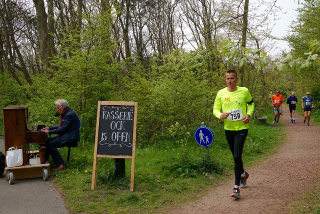VillaOckenburgh's tweet photo. 1 februari nadert. Natuurlijk de dag dat het #VerenigdKoninkrijk #Europa heeft verlaten. Maar ook de dag dat de inschrijving voor de 5de editie van de #OCK_Run wordt geopend. #Hardlopen op Landgoed #Ockenburgh. #LoosduinenLeeft https://t.co/FjiMSk7Rb7 https://t.co/3CQIvF4SV8
