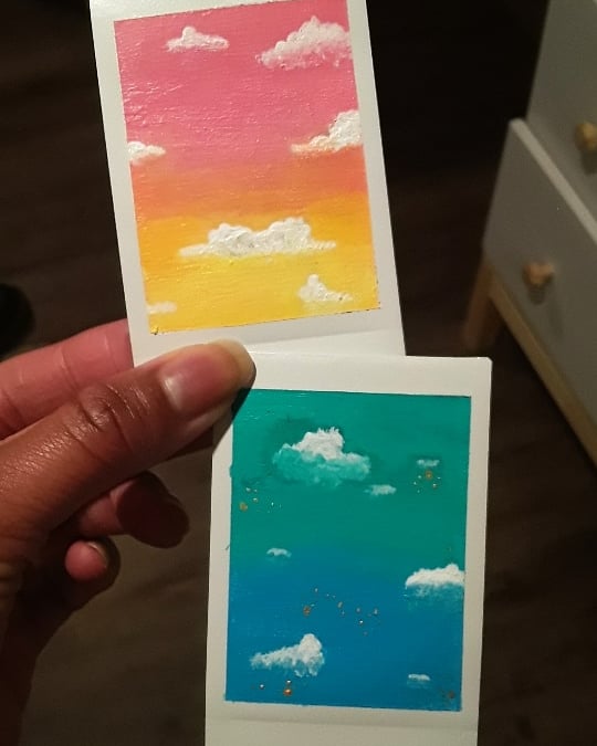CreaTIBBYty's tweet photo. #Creatibbyty #Painting #BobRoss #Cute #Kawaii #Poloriod #Poloriods #PaintedPoloriods #Crafting #Creativity #KawaiiCharms #Sky #HandMade #Clouds #Sunset #TickTok #Camera #PoloriodCamera #SunRise #Repurpose #Recycle https://t.co/fNtKferCzt