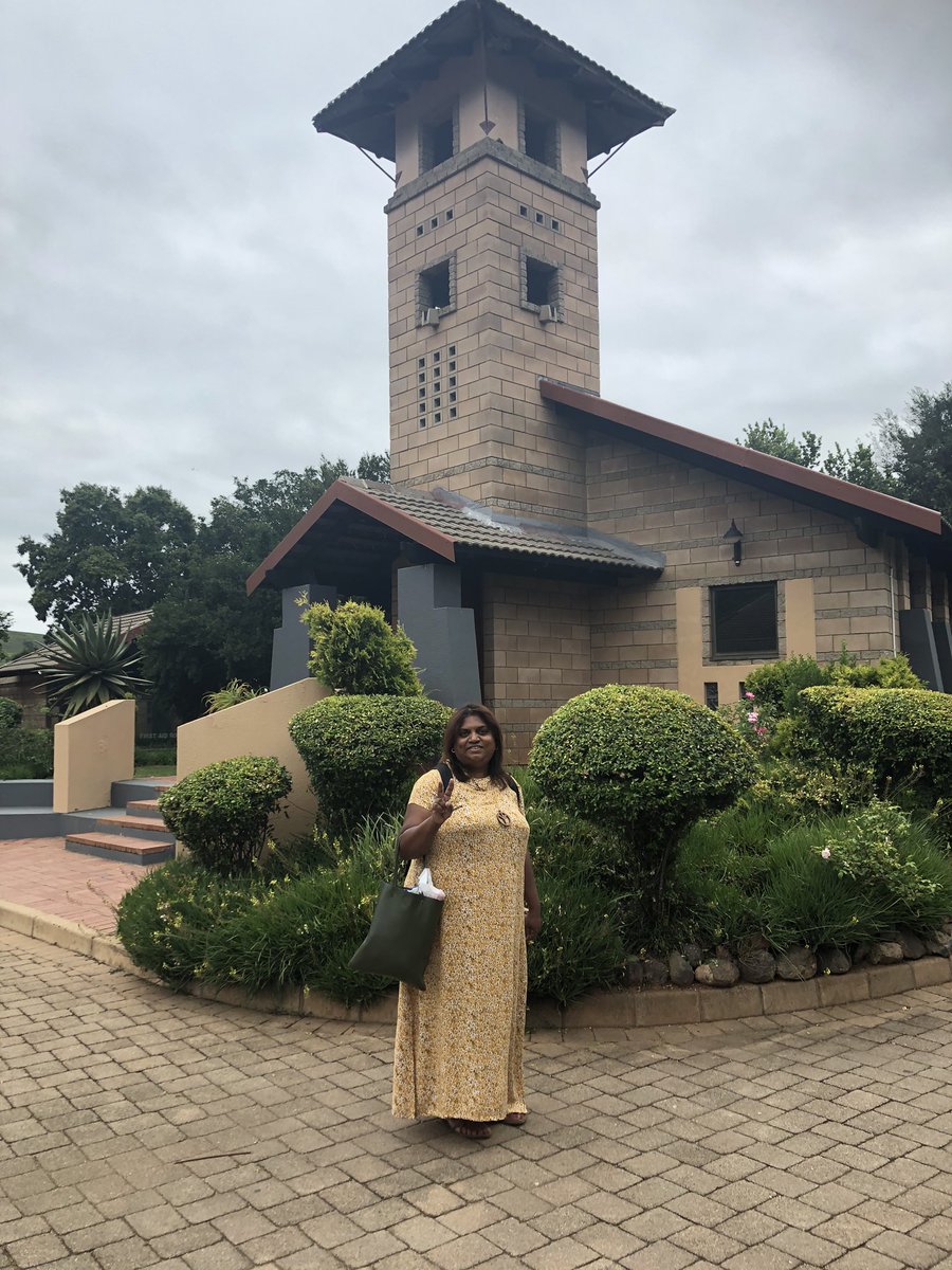 vanessaperumal's tweet photo. Blackmail my son infuse your academic year with leadership mastery or no #fees for #wits this year. #MyPRlife. #GBRCAMP2020 what a beautiful setting to soak in knowledge and be mentored  @jtcomms @RonnieLMulaudzi @thabang_nkosi https://t.co/zG0Tyzadja
