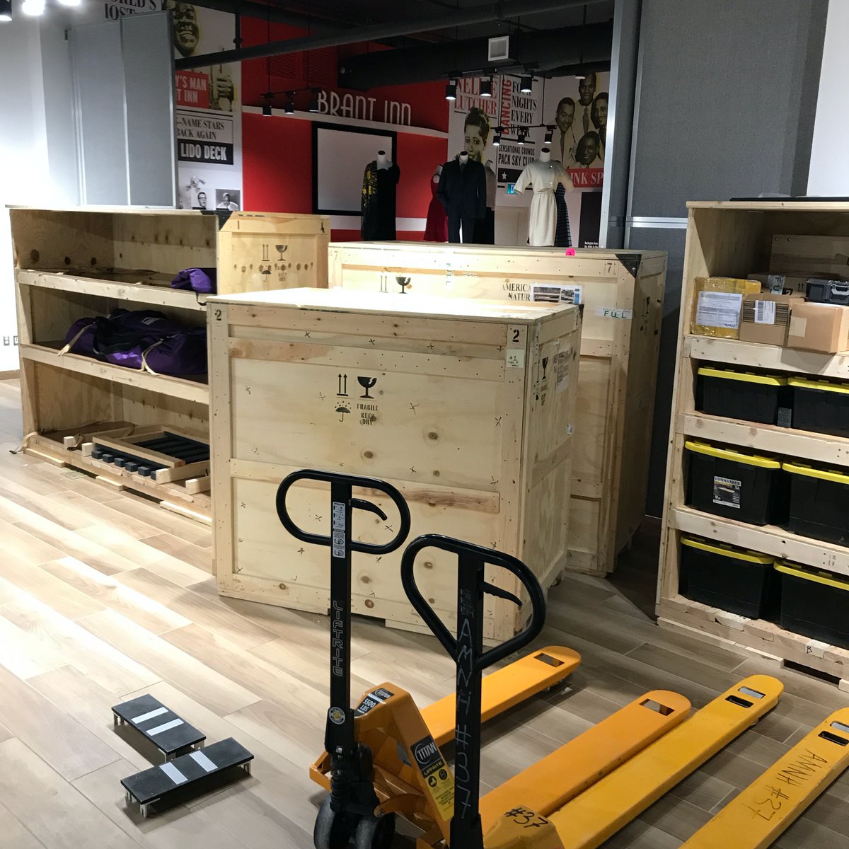 MuseumsBurlON's tweet photo. Getting ready for this weekend’s opening of our Special Exhibition from the American Museum of Natural History!
#mythicalcreatures #exhibitioninstallation https://t.co/pcwEe0uAV6