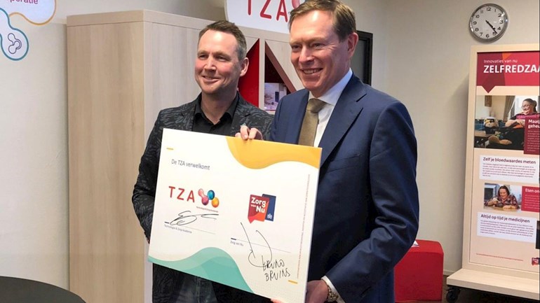 Minister @bruno_bruins <a href="/MinVWS/">Ministerie van VWS</a> op werkbezoek bij <a href="/TZAtweet/">Technologie & Zorg Academie (TZA)</a> (TZA). Opening @zorgvannu punt Twente en samen met <a href="/ziekenhuisMST/">Medisch Spectrum Twente</a>, <a href="/Menzis/">Coöperatie Menzis</a>, <a href="/RRDNL/">Roessingh R&D (inactive)</a> en cliënten Yvonne en Sam hebben we onze bezoekers een interessant en praktijkgericht programma voorgeschoteld!

linkedin.com/feed/update/ur…