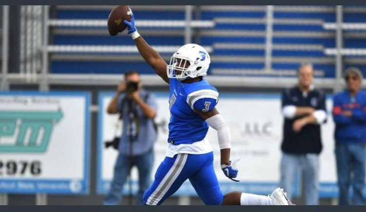 Paullyswagtime1's tweet photo. Blessed to receive an offer from Central Connecticut State University #ForksUp @RonDiGravio https://t.co/PkfOSZqBrL