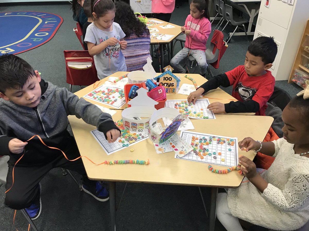 Mrs_AshcraftPES's tweet photo. 100 days smarter!!! https://t.co/7FmrWo2Rdl