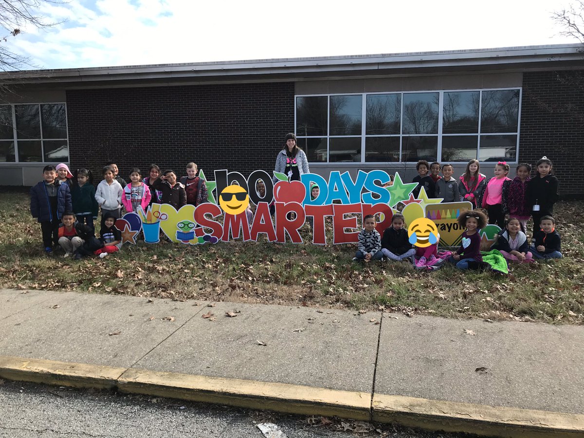 Mrs_AshcraftPES's tweet photo. 100 days smarter!!! https://t.co/7FmrWo2Rdl