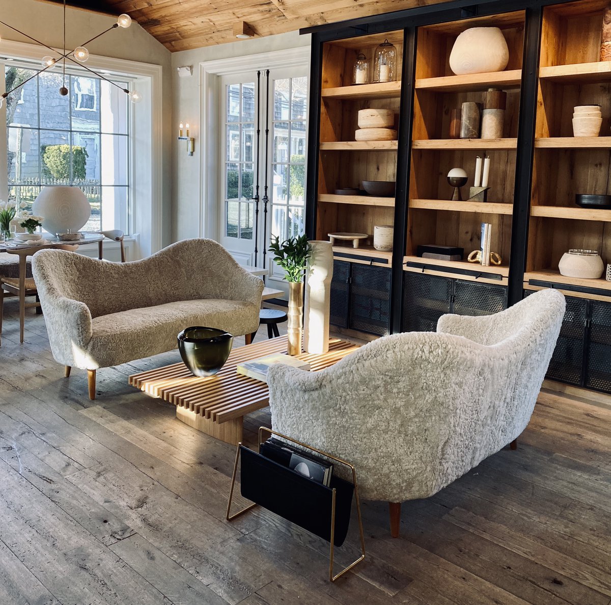 Good morning from MONC. 

| Charlotte Perriand | Carl Aubock | Collection Particuliere | Friedemann Buehler | Michael Verheyden | Apparatus Studio | Arcade Glass |