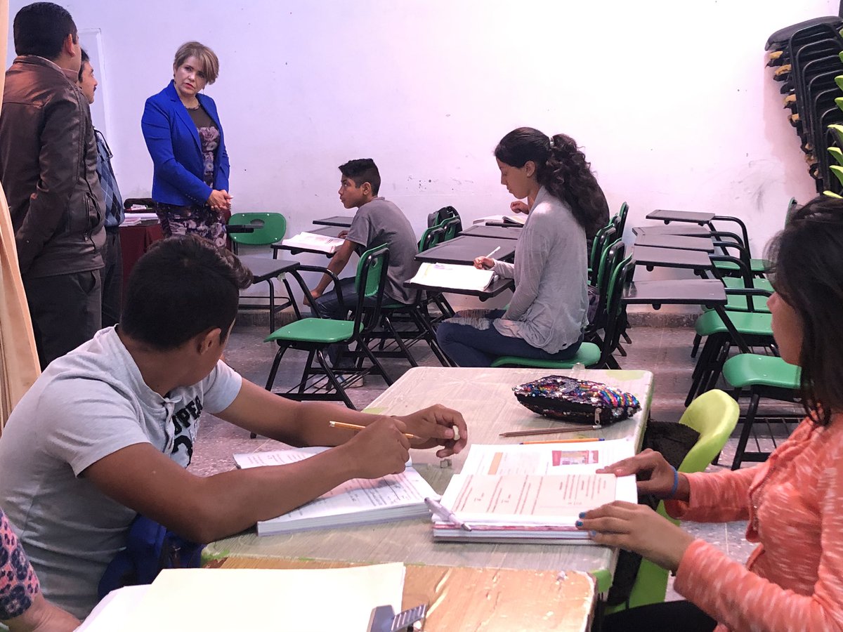 AnastasiaVega21's tweet photo. Nunca es tarde para emprender una nueva vida, una nueva historia o construir un nuevo sueño; vistamos el #CEAJA “Consuelo Rodríguez de Fernández Albarrán” de #Tenancingo,en donde muy entusiastas #Jóvenes #Adultos continúan con su #Educación @SeducEdoMex @SEB_Edomex @alexfedezcam https://t.co/HVmCifxNaV