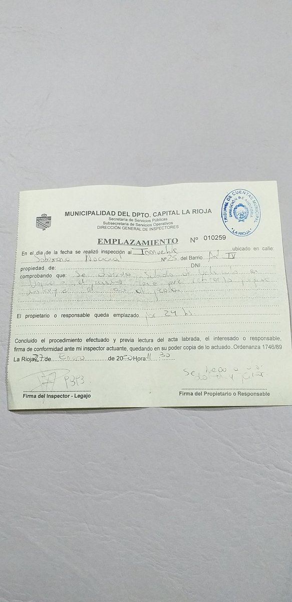 VictorCorzo27's tweet photo. Estas son las"nuevas politicas" sra intendenta @ines_byd  perseguir al vecino que paga ls impuesto? Arreglemos las calles y el problema de basura antes de esto 🙏 https://t.co/haAMRoPmhO