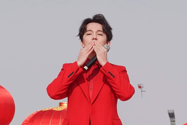Hellen_dkd's tweet photo. Какой же ты классный в этом огненно-красном ❤❤❤
#Dimash #DimashKudaibergen https://t.co/8dE8fLYHm3