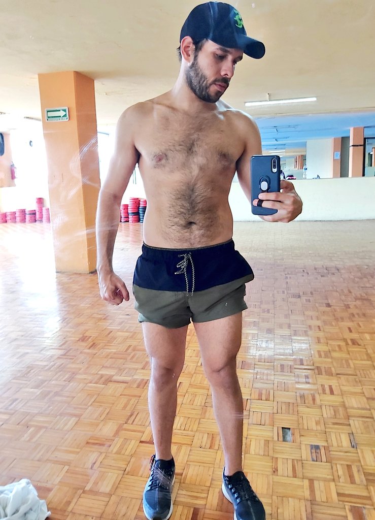 RVenexican's tweet photo. Día 10:
-Clase de Body Combat 
-Entrenamiento circuito pecho + Bíceps + Triceps 4x15
-Abdominales mix 5x40 
- 20 minutos de Cardio https://t.co/KFCmJVNWAV