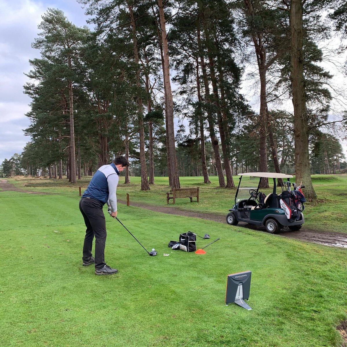 Premium Golf tweet media