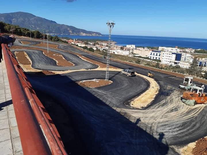 infotraficalg's tweet photo. #Sports_Mécaniques
L’Algerie est sur le point de réceptionner son premier circuit de karting situé à Tipaza et réalisé aux normes internationales.
Ce circuit accueillera les grandes compétitions de Karting, de vitesse Auto, Rallycross, Time Attack et Supermotard.
#LWASM https://t.co/CI7ADeuTVM
