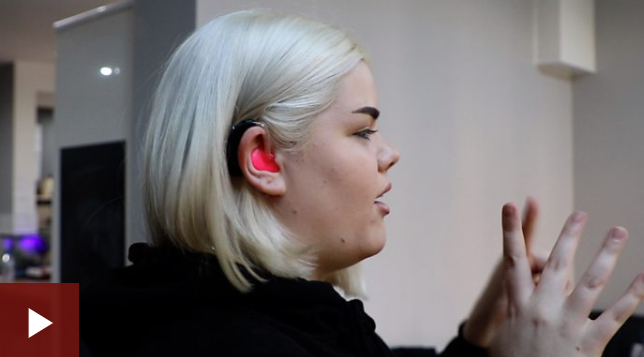 HCofA's tweet photo. 💗Very inspiring!💗One woman's decision to make her hearing aids bright pink stemmed from her desire to educate others about hearing loss👂Watch KJ's awesome story! #MondayMotivation https://t.co/idNsQfFUJ4 https://t.co/mNsl5D258W