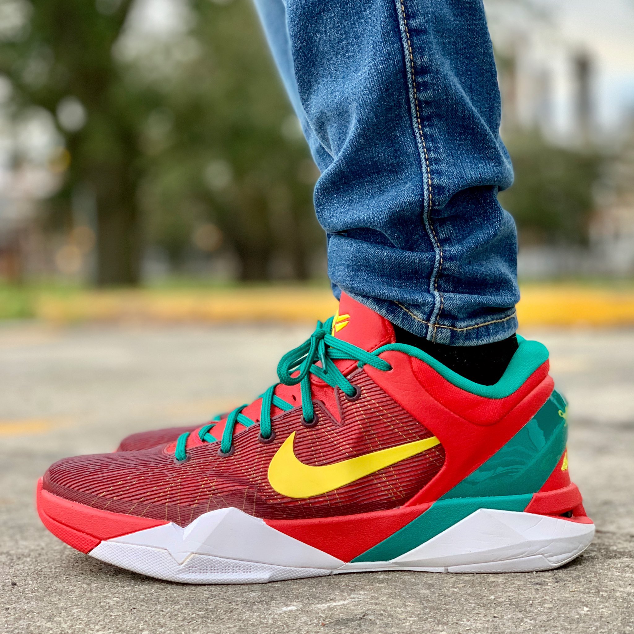 yo lavo mi ropa Endurecer Tristemente TMC on Twitter: "Year of the Dragon 🐉 Kobe 7's today, show me what y'all  rocking https://t.co/75DMm1581V" / Twitter