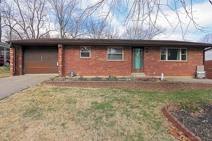 hvol's tweet photo. Single Family Home for sale at
1318 Wayne Street , Cape Girardeau MO 63701
MLS :20003820
Cozy brick ranch home with 3 bedrooms & 2 baths that features hardwood flooring and tile in kitchen & baths.
https://t.co/C1JzvIU1Xz
#CapeGirardeau #RealEstate #HomeForSale #HouseViewOnline https://t.co/1Zyif1LWDj