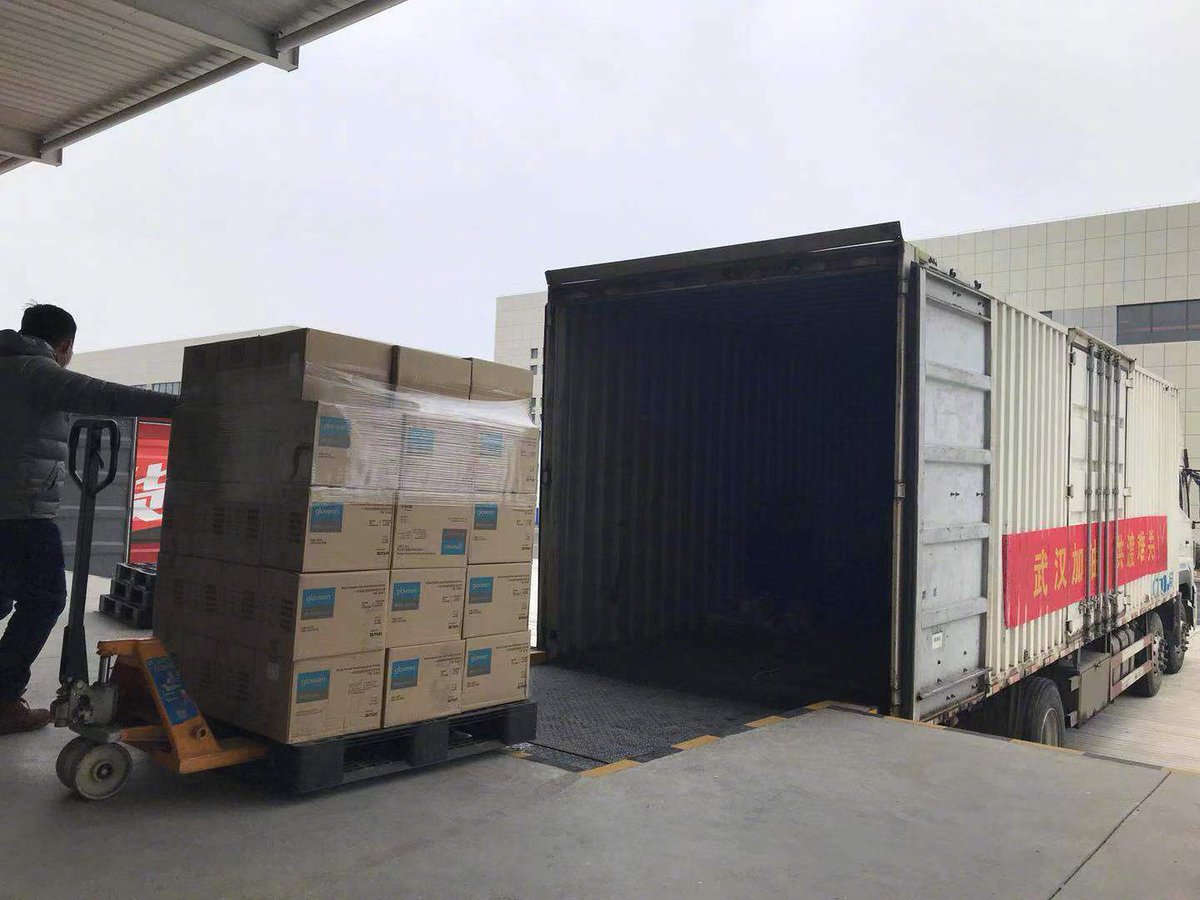 suning_int's tweet image. #SuningCares Suning has donated 600,000 pairs of Latex Medical Gloves, and they're making their way to hospitals in #Wuhan as we tweet. #coronavirus