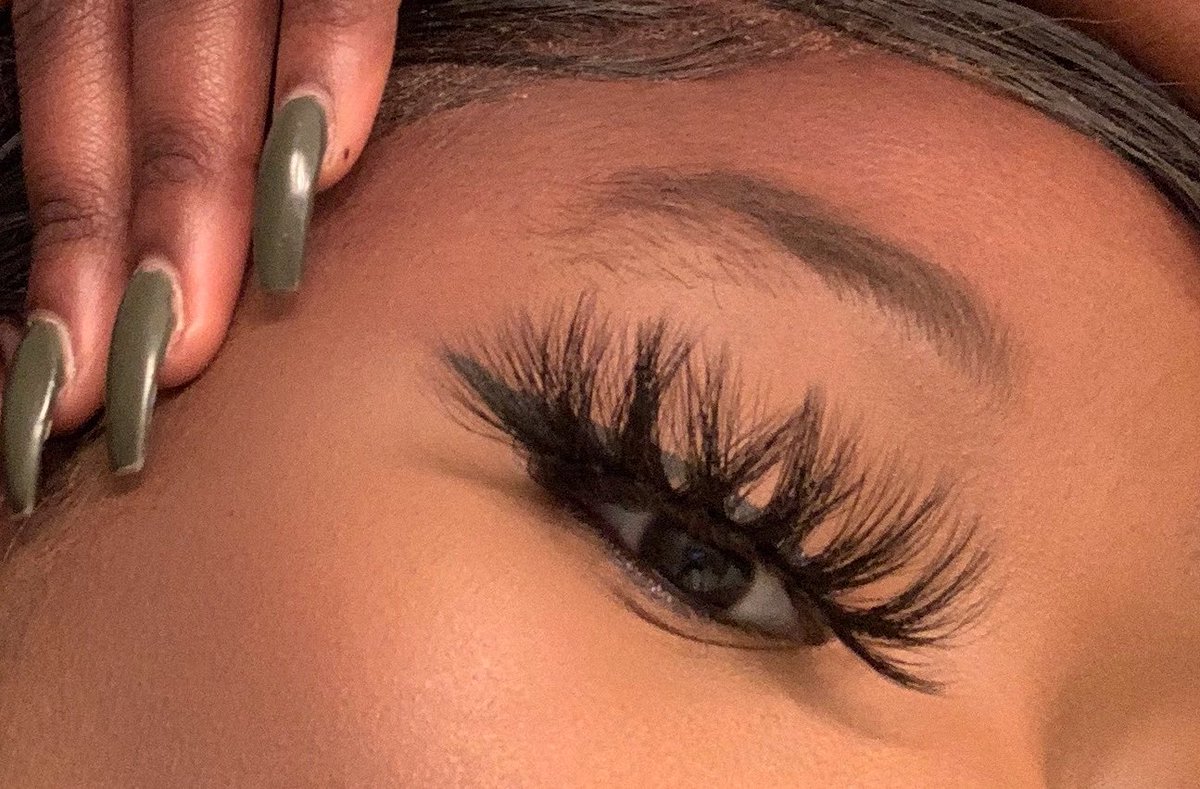 QBeaCollections's tweet photo. Lashes complete ANY look 😍 whether it’s a glam day or a bummy day. Follow @qbeacollections for more on release date of these lashes 🌟
•
•
•
#beautyplug #girlboss #lipglossaddict #melanin #wholesale #lipglossvendor #lashesvendor #luxury #businesswoman #makeuplover #makeup https://t.co/ymb54bqHWO