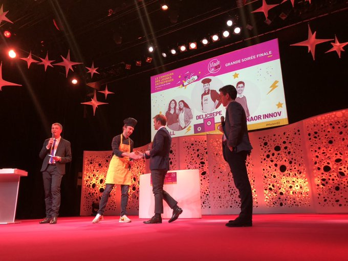 CCI_92's tweet photo. 🚀 #MadeIn92 |DIRECT| 🏆 Vous étiez plus de de 5000 à participer au vote en ligne, merci pour eux, la compète était très serrée, le Prix de l'internaute est attribué à…. @DeliCrepeBio !! Wouaw, 1 478 votes ! Bravo ! Avec @MagitteriJ @VilleDeGarches et P-E Perrot @NotairesdeParis https://t.co/IGw1pWSa22