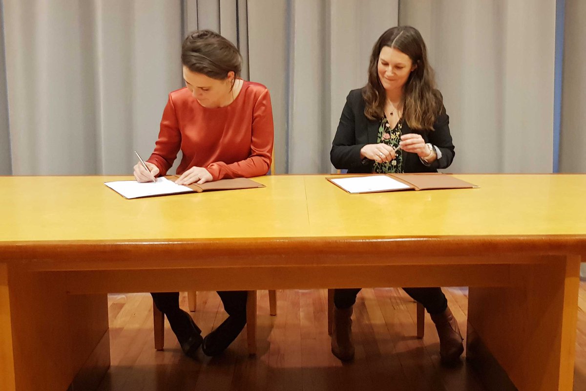 kommunen's tweet photo. Stavanger kommune har inngått samarbeid med organisasjonen @avogtil . Slik får kommunen blant annet tilgang til kampanjeressurser, kunnskap om rusfaglige forhold, verktøykasse og opplæring og et nettverk mellom offentlig, frivillig og privat sektor https://t.co/3MQ38K0HSz https://t.co/vcD8kHb8Em