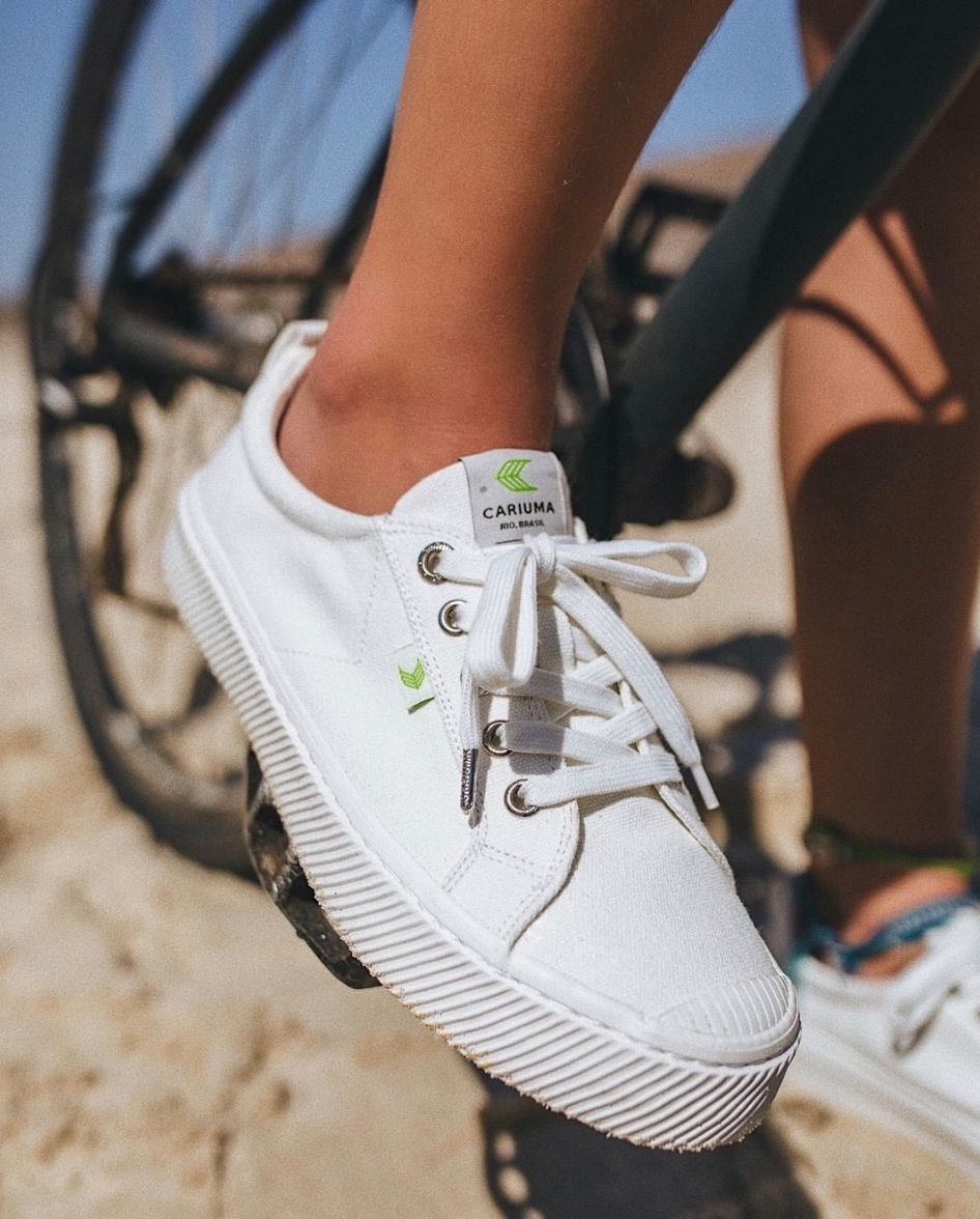 storrstorrstorr's tweet photo. Making our way into "white sneaks all the time" season. https://t.co/K5Bip6bYIm